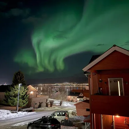 Arctic Retreat - Two Separate Bedroom *